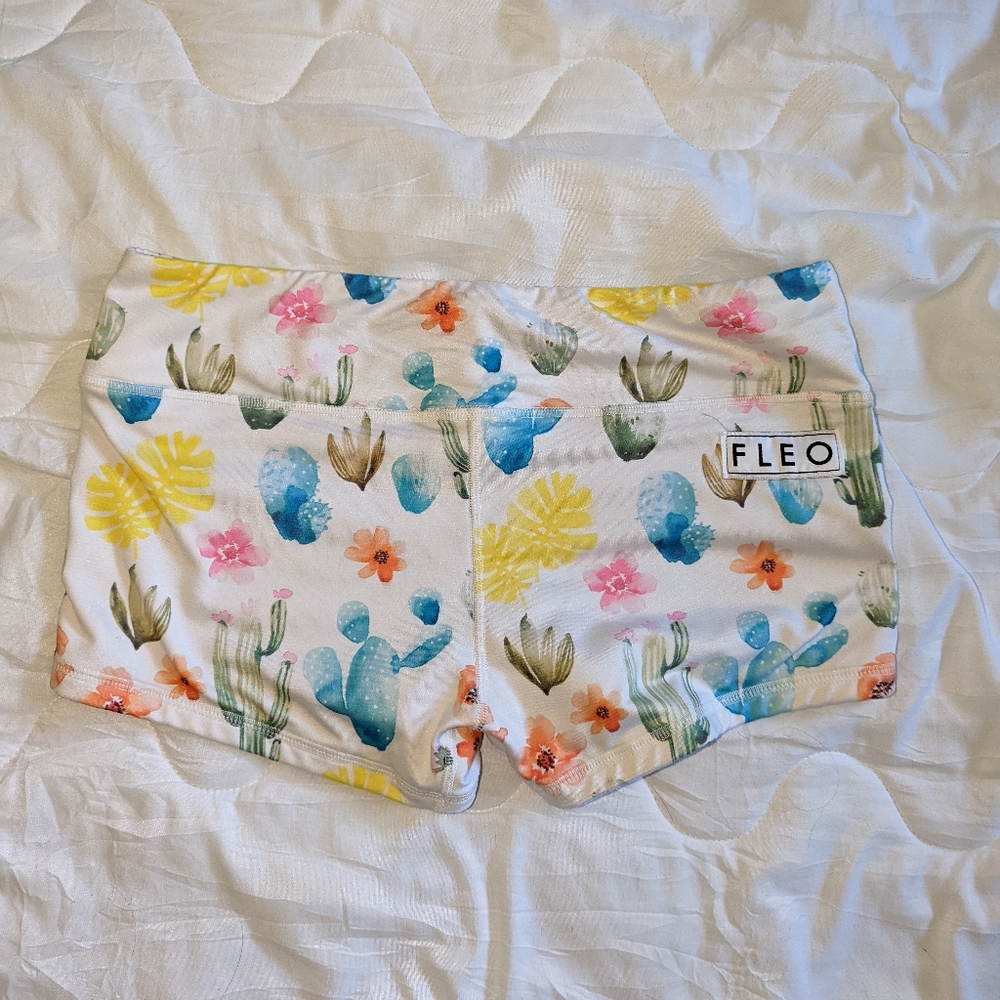 FLEO shorts